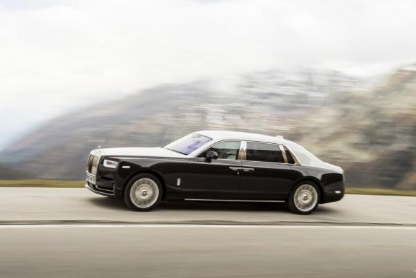 rolls royce xac nhan se co phantom chay dien