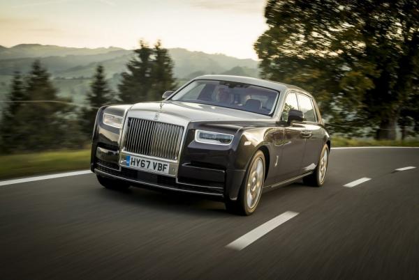 rolls royce xac nhan se co phantom chay dien