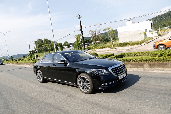 trai nghiem s class va mercedes maybach nhung bat ngo tu bieu tuong xe sang