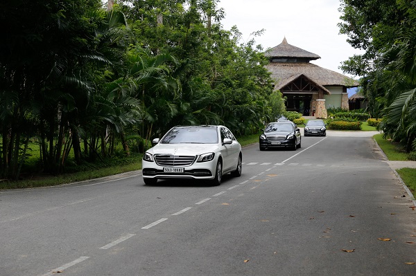 trai nghiem s class va mercedes maybach nhung bat ngo tu bieu tuong xe sang