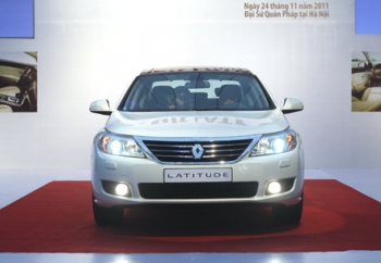 Ra mắt xe Renault Latitude