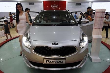 kia rondo bat ngo xuat hien