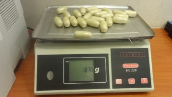 Nuốt 5,2 kg heroin để tránh kiểm soát của hải quan