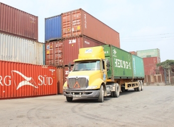 Thí điểm quản lí container hàng bằng seal định vị GPS