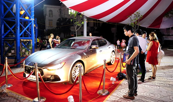 maserati ghibli diem nhan tai le hoi am thuc y