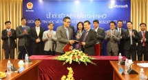 google va microsoft muon tang san xuat o viet nam