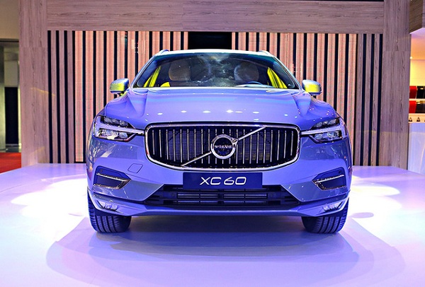 volvo xc60 the he moi co gia tu 245 ti dong