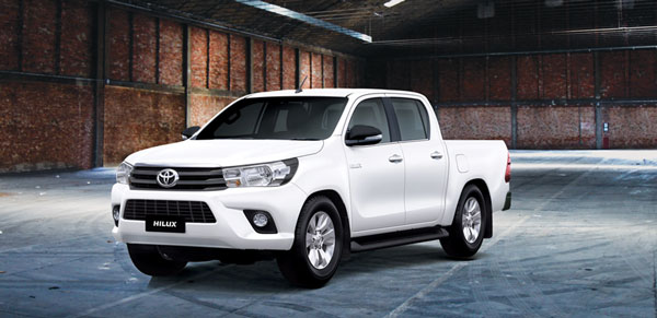 hilux 2017 co gia tu 631 trieu dong