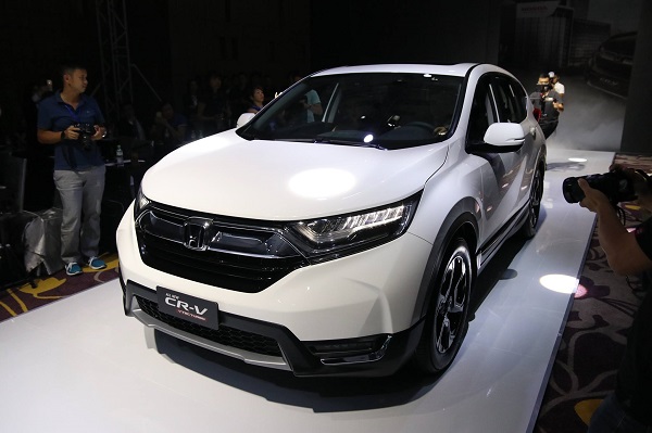 honda cr v the he thu 5 co gia bao nhieu