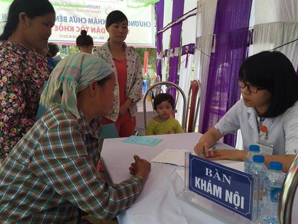 bo y te tiep tuc dua bac sy tre tinh nguyen ve vung kho khan