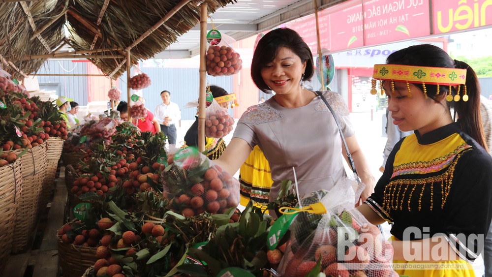 vai thieu bac giang duoc cong nhan la mon an dac san dat gia tri ky luc dong nam a