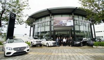 Mercedes-Benz Việt Nam bàn giao lô xe cho dịch vụ vận chuyển cao cấp Parrot Luxury Cars