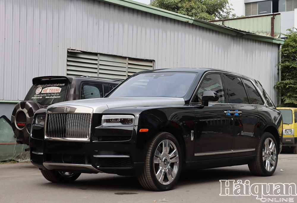 Chiêm ngưỡng siêu xe ROLL ROYCE Cullinan 40 tỷ ở Hà Nội