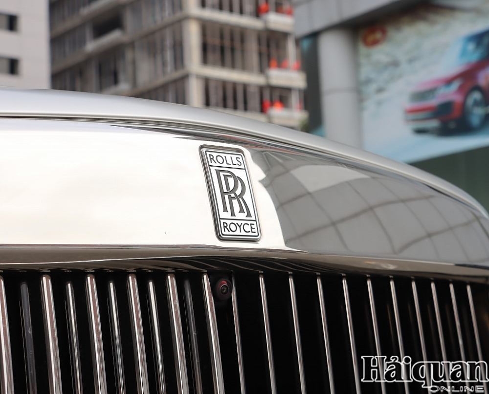 Chiêm ngưỡng siêu xe ROLL ROYCE Cullinan 40 tỷ ở Hà Nội