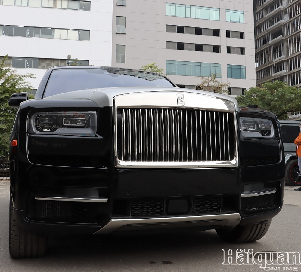 Chiêm ngưỡng siêu xe ROLL ROYCE Cullinan 40 tỷ ở Hà Nội