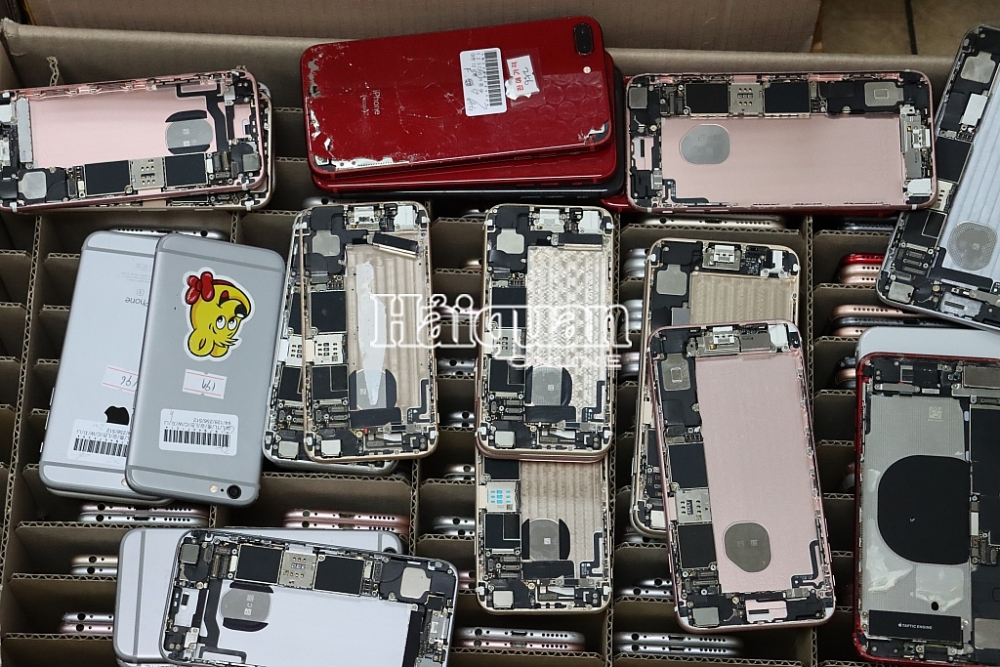 Phát hiện thêm gần nghìn điện thoại Iphone nhập lậu từ Hàn Quốc về Nội Bài