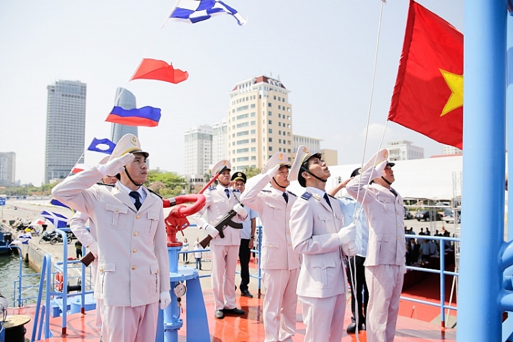 hinh anh thuong co tren tau cao toc cua hai quan tai da nang