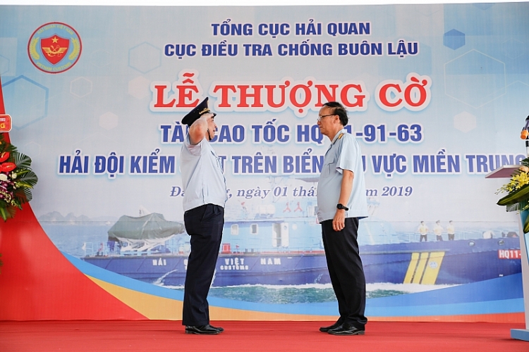 hinh anh thuong co tren tau cao toc cua hai quan tai da nang