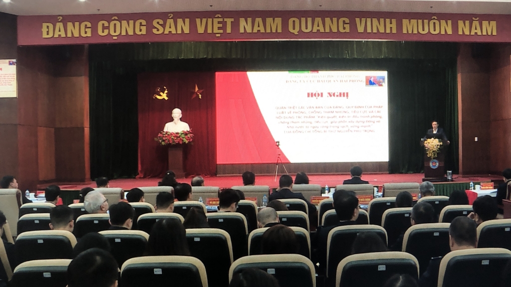 Hải quan Hải Phòng quán triệt các văn bản về phòng, chống tham nhũng