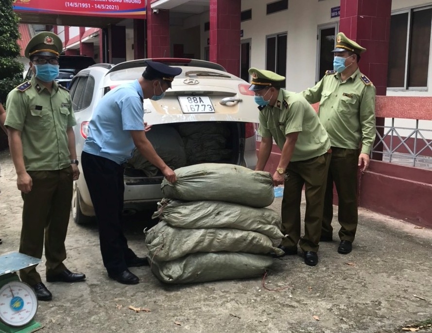 Cao Bằng: Thu giữ hơn 2 tấn nguyên liệu thuốc lá không hóa đơn, chứng từ