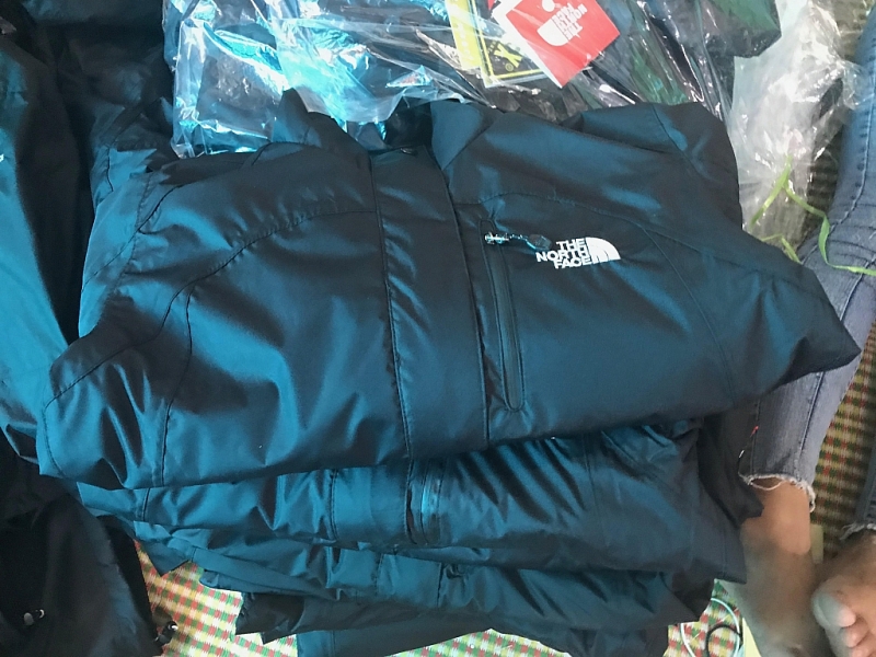 dot kich co so san xuat hang nhai thuong hieu the north face my tai hung yen