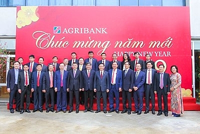 agribank vinh du don pho thu tuong vuong dinh hue toi tham va lam viec