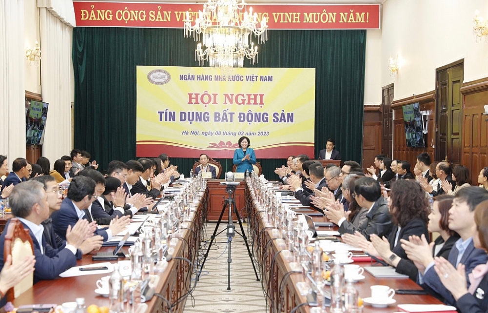 Đại diện lãnh đạo các doanh nghiệp BĐS và ngân hàng đã nêu lên nhiều vướng mắc liên quan đến tín dụng BĐS.