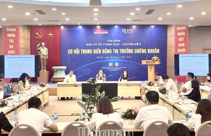 Tìm cơ hội trong biến động của thị trường chứng khoán