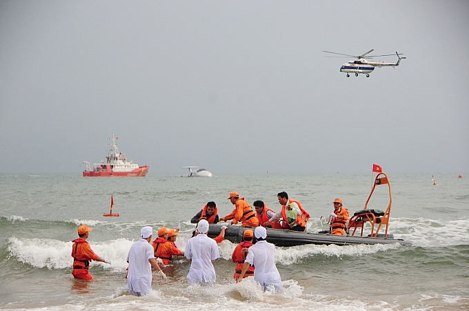 thu tuong yeu cau xuat cap trang thiet bi de ung pho su co thien tai