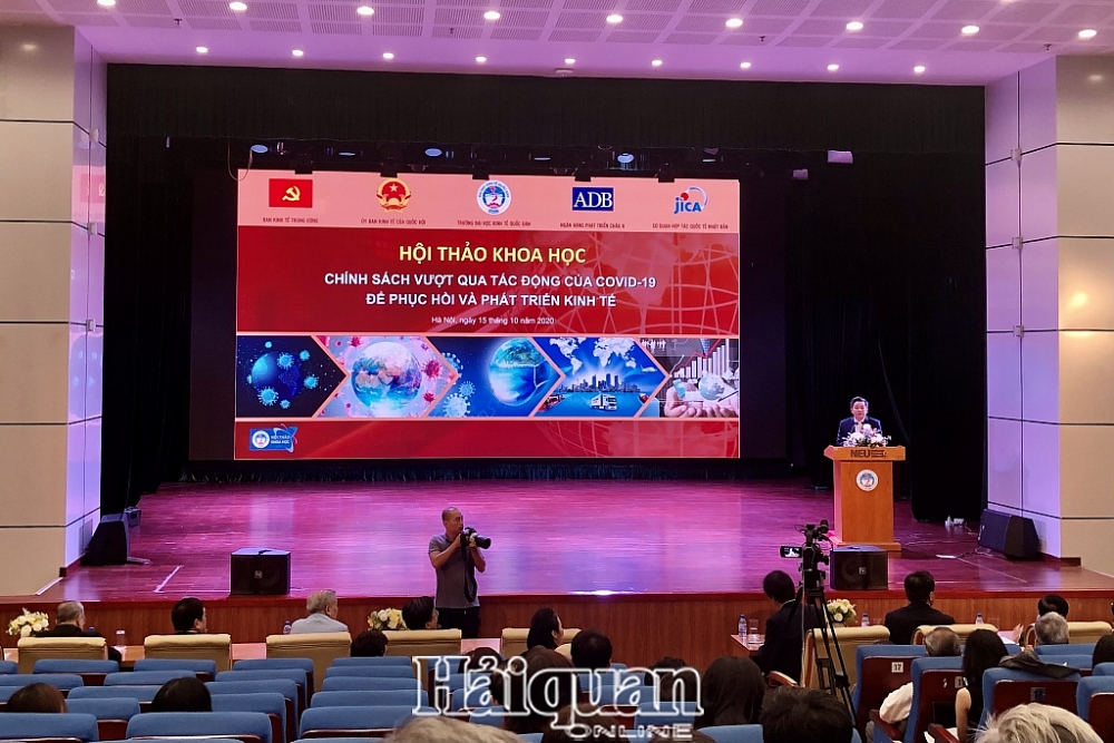 Quang cảnh hội thảo khoa học. Ảnh: H.Dịu