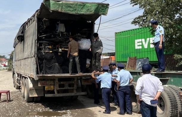 Phát hiện, tạm giữ hàng chục nghìn sản phẩm có dấu hiệu giả mạo nhãn hiệu