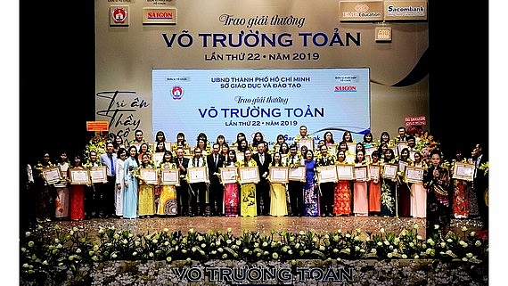 trao giai thuong vo truong toan cho 50 nha giao tieu bieu