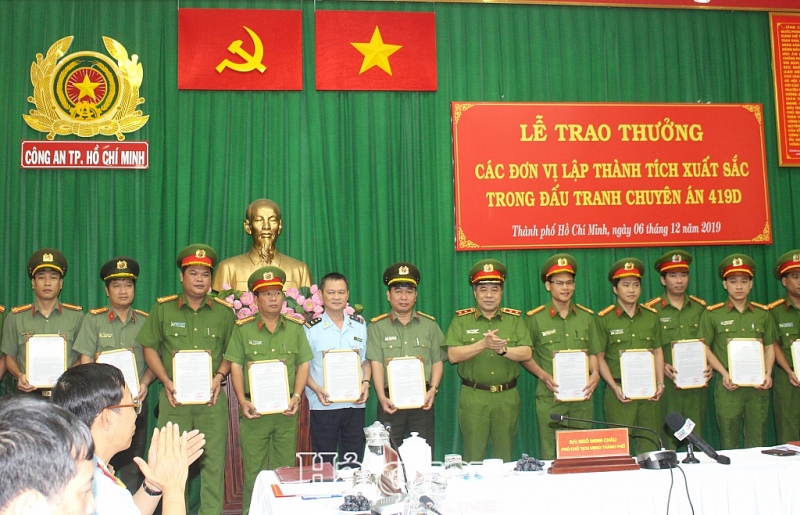 khen thuong cac don vi lap thanh tich xuat sac pha chuyen an 446 banh heroin