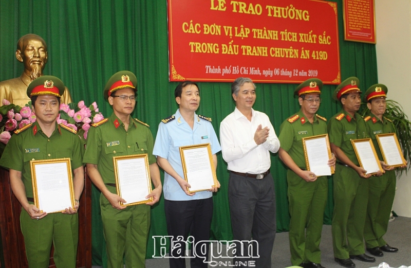 khen thuong cac don vi lap thanh tich xuat sac pha chuyen an 446 banh heroin