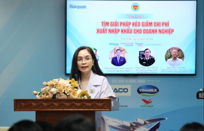 Hơn 100 doanh nghiệp tham dự tọa đàm “Tìm giải pháp kéo giảm chi phí xuất nhập khẩu cho doanh nghiệp”