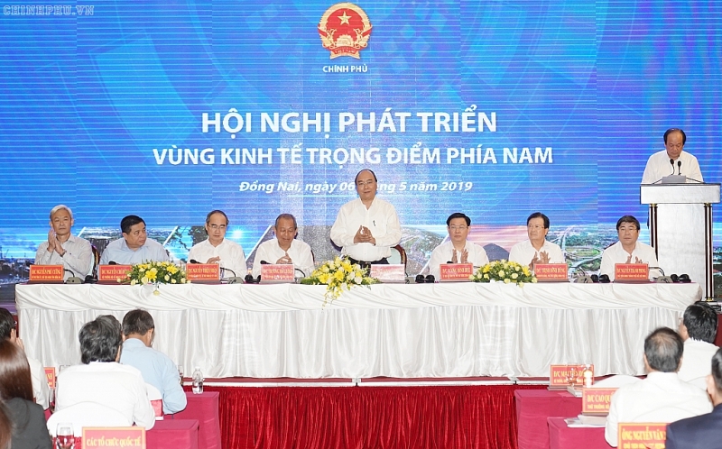 vung kinh te trong diem phia nam co dau hieu duoi suc