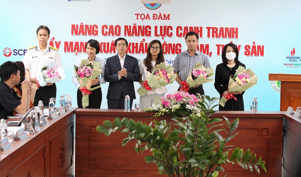 Hơn 100 doanh nghiệp tham dự tọa đàm “Nâng cao năng lực cạnh tranh, đẩy mạnh xuất khẩu nông, lâm, thủy sản”