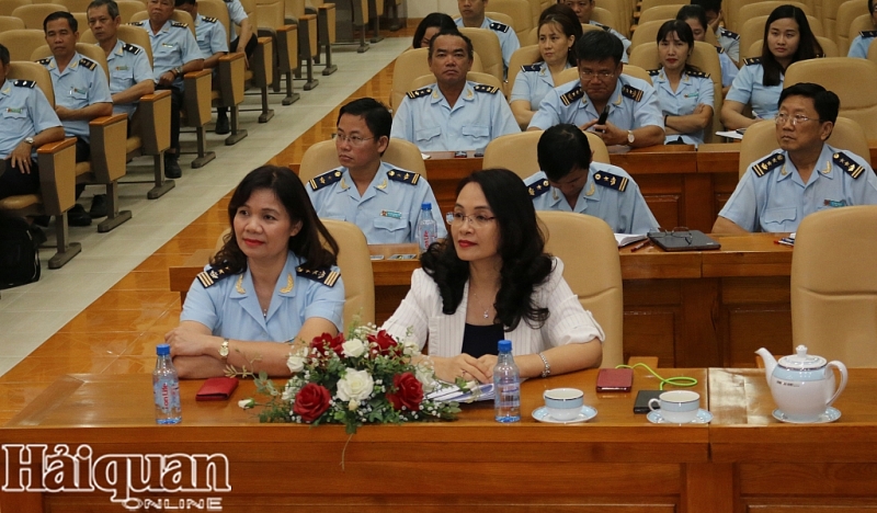 nang cao ky nang xu ly khung hoang truyen thong tai cuc hai quan dong nai