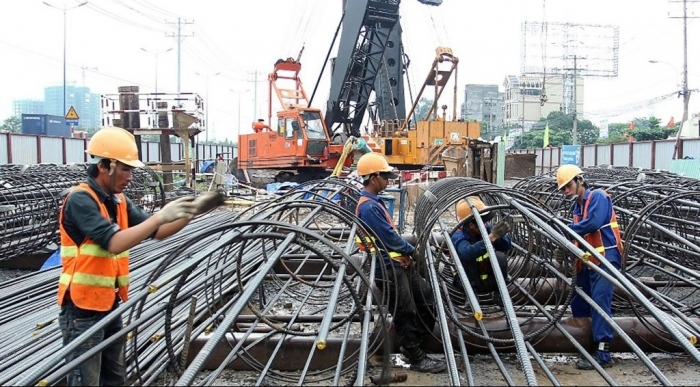 Nhà thầu "tiến thoái lưỡng nan" vì giá vật liệu xây dựng tăng vọt