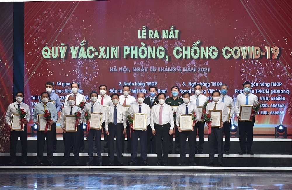 Tháo gỡ vướng mắc xếp loại doanh nghiệp ủng hộ phòng, chống dịch COVID-19