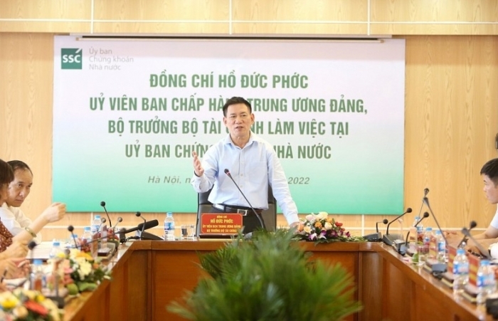 Kiện toàn hệ thống quy định pháp luật, đảm bảo cho thị trường chứng khoán vận hành ổn định, an toàn