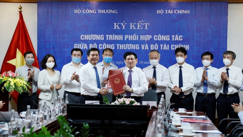 Ký kết chương trình phối hợp công tác giữa Bộ Công Thương và Bộ Tài chính