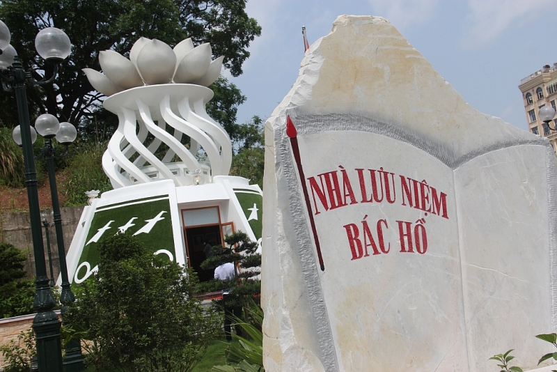 khanh thanh nha luu niem bac ho tai cua khau bac luan