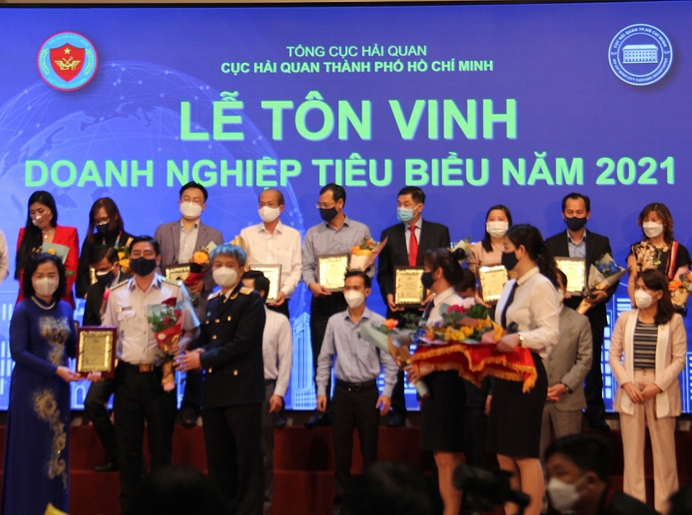 Cục Hải quan TPHCM tôn vinh doanh nghiệp tiêu biểu năm 2021