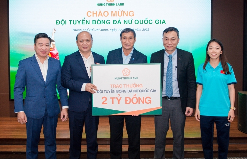 Hưng Thịnh Land trao thưởng 2 tỷ đồng cho đội tuyển bóng đá nữ