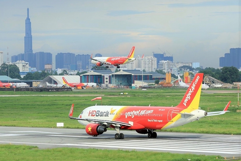 lan dau tien tai viet nam vietjet cap the bay van nang