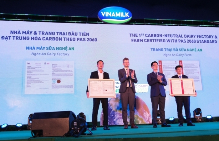 Nhà máy và trang trại của Vinamilk được chứng nhận đạt trung hòa carbon