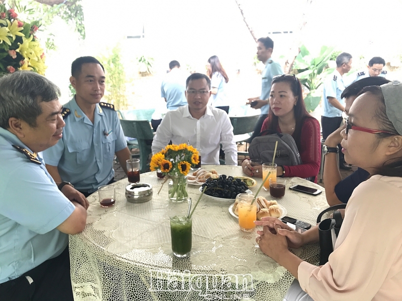 ca phe sang cung doanh nghiep hinh thuc doi thoai moi cua hai quan cong nghe cao