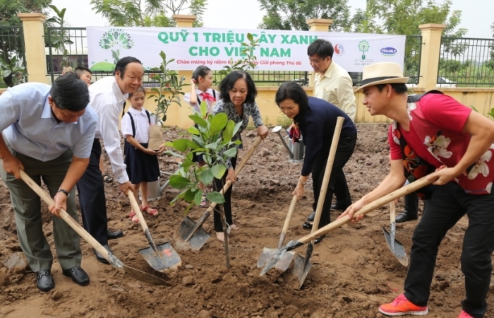 Vinamilk trồng cây xanh tôn tạo cảnh quan nhiều khu di tích, địa danh lịch sử