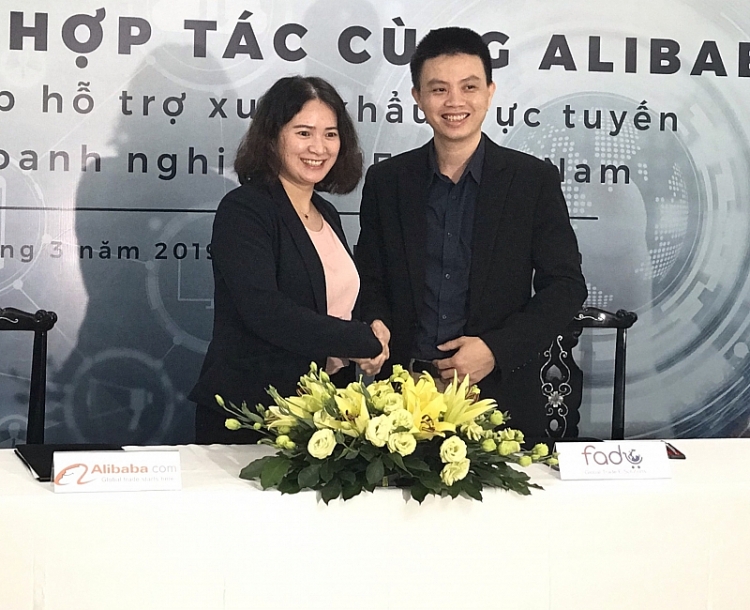 alibabacom hop tac voi fadovn ho tro xuat khau truc tuyen cho doanh nghiep vua va nho